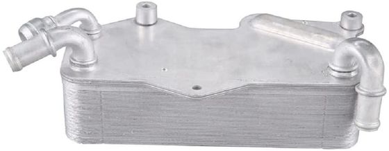 4G0317021M ส่วนเครื่องยนต์ เครื่องเย็นน้ํามันเกียร์สําหรับ AUDI A7