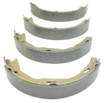 Mercedes Benz 0044208620 ชิ้นส่วนชัสซี่ ชุดรองเท้าเบรค